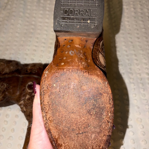 3326 - WOMEN'S TAN INLAY EMBROIDERY AND STUDS BROWN SQUARE TOE COWBOY BOOT - Picture 6 of 8